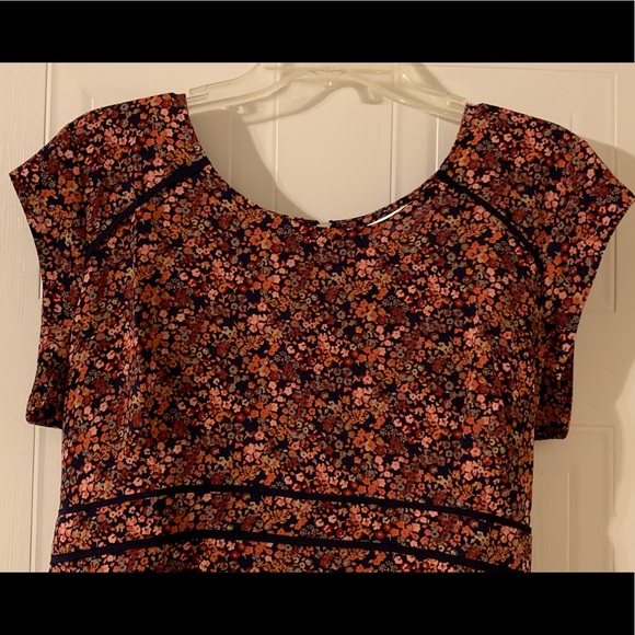 Beautiful Dressy Maternity Top - Picture 4 of 8